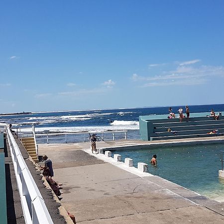 Arena Luxury Beachfront Apartment Ньюкасл Экстерьер фото